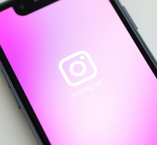 Смотреть истории в Instagram тайно: что реально работает, а что — заблуждение